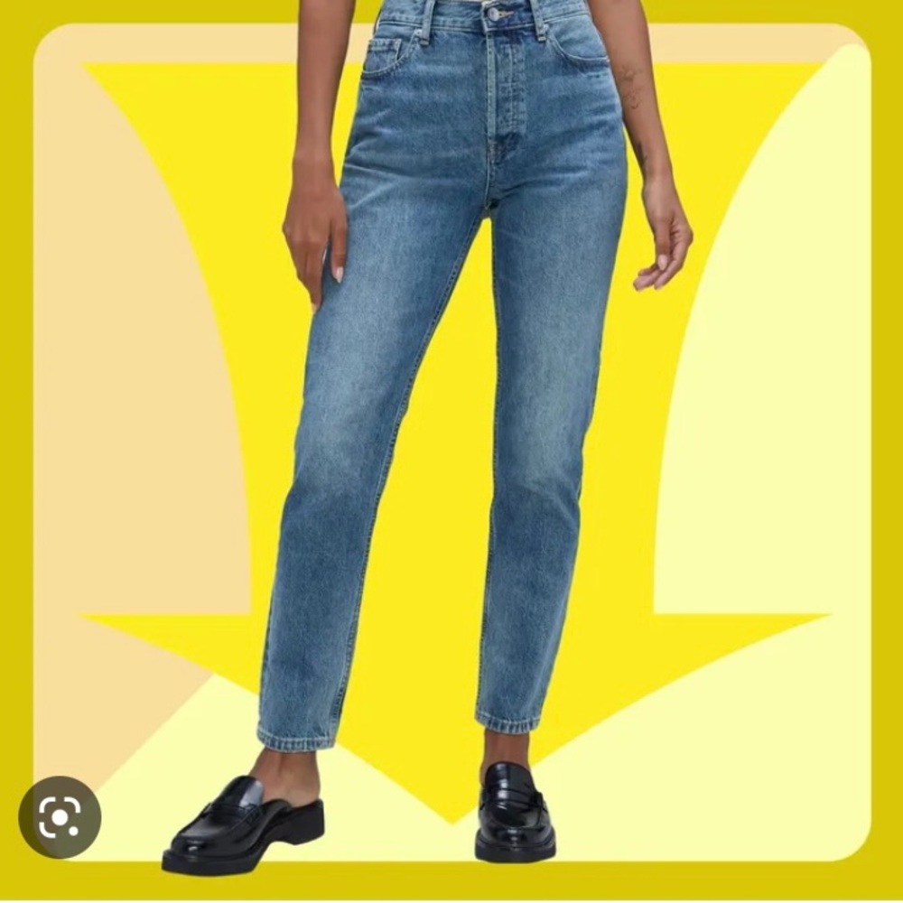 Everlane The Curvy ’90s Cheeky Straight Jean Size 25.  Brand New with tag